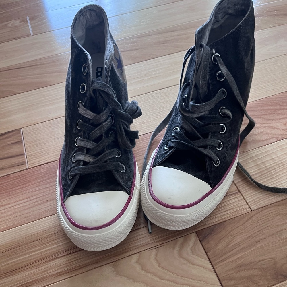 Converse Lux Hidden Heel (no longer manufactured by Converse) BRAND NEW-size 8